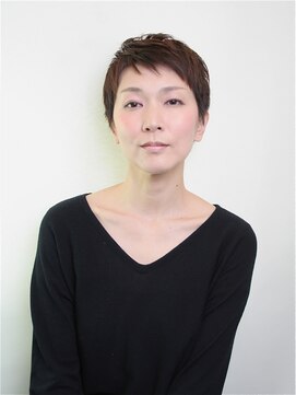 トレパルッキエーレ(tre parrucchiere) [-tre-]クールベリーショート