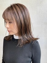 ゲン(gen.)&nbsp;@gen.kawachi ミディアムヘア×ハイライトベージュ