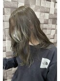 オリーブグレージュ