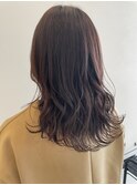 女性らしいフェミニンなミディアムスタイル