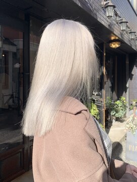 エイトデイズ 三宮駅前店(EIGHT days) ホワイトヘア