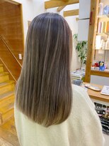 ギャラクシー ヘアードレッサーズ(galaxy hairdressers)&nbsp;ブリーチ１回で出来るバレイヤージュカラーグレージュ