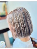 サーティーン(THIRTEEN)&nbsp;ボブでハイライトで透明感！