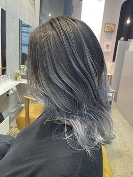 ココ 西葛西南口店(COコ) シルバーバレイヤージュ|西葛西グラデーションカラー