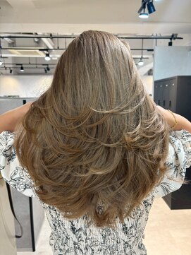 メリー オオサカ(Merly Osaka) butterfly layer cut