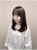オリーブカラー×レイヤーカット