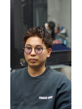 ワイズチョップガレージ(Y's CHOP GARAGE) ツーブロック ピンパーマ レッドカラー