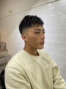 メリケンバーバーショップ フクオカ(MERICAN BARBERSHOP FUK) ツーブロックツイストパーマビジネスかき上げフェードS96