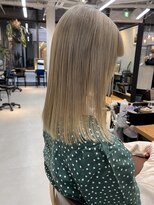 ミィ 表参道(mee.)&nbsp;【mee.】ヤジマ　透明感ミルクティーベージュ