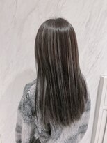 リー 京橋(Lee) 今里☆ブリーチ2回ホワイトハイライト☆