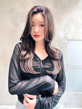 エイミー(Aimee) Aimee  町田　レイヤースタイル×アッシュブラウン