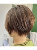 ベージュ系ショートヘア