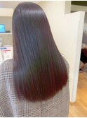 ナチュラルな魅力を引き出す　うる艶ストレートロング