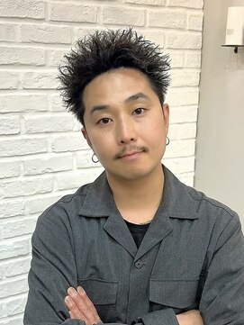 スナッグルサロン(SNUGGLE SALON) スパイキーショートツイストパーマピンパーマブッダパーマ練馬