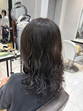 ネオリーブギンザ 銀座店(Neolive GINZA) 結んでもおろしても可愛いパーマスタイル