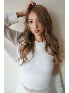 グリードヘアー(greed hair) 【抜け感 × 上品ハイトーン】