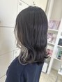 イーエル フレスコ(e.ll fresco) インナーはブリーチをしてホワイトカラーに!
