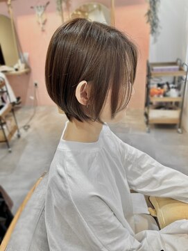 絶壁解消丸みショート×オリーブグレージュ