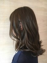 アヴァン(avan.)&nbsp;オリーブブラウン ミディアム ローレイヤー