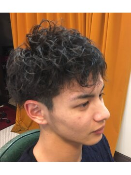 バーバー アカダマ ツイストパーマ