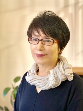 ラトリエコンタン(L´atelier Content) 【L`atelier Content YUMI】大人のショートスタイル