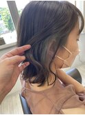 オリーブベージュ