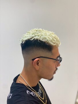 アース 常盤平店(HAIR & MAKE EARTH) ハイトーンツイストスキンフェード