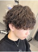 波巻きパーマツイストスパイラルパーマ緩めメンズ縦落ちパーマ