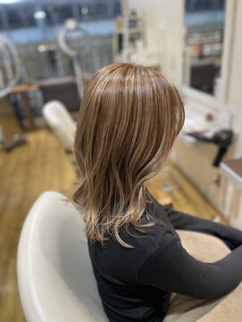 シーループユナイテッドアトリエ(C-LOOP UNITED ATELIER) ハイライトとレイヤーで立体感◎【水素カラー】白髪ぼかし◎