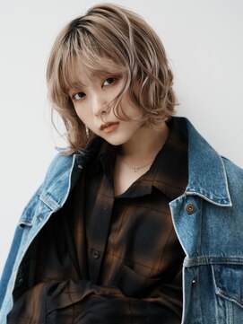 ラックスビー オオサカ 梅田茶屋町店(LUXBE OSAKA) 大人可愛いハイトーンボブ ブロンドカラー 顔まわりカット