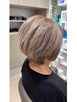 クラメール 黒崎コムシティ店(Kraemer)&nbsp;母が若く見える明るい白髪染め上品ショート