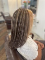 スニップヘア(snip hair)&nbsp;フェイスフレーミング×白髪ぼかしハイライト