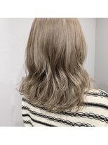 レイドバック(LAID BACK)&nbsp;【代官山LAIDBACK】肌色と馴染むミディアムアッシュベージュ