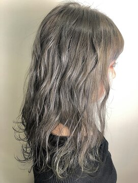 ヘアサロンM 新宿 デザインカラー/厚めバング/ローライト/スリークボブ