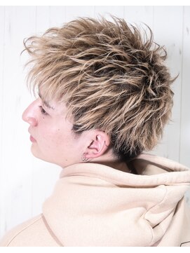 ティアラ 桜木町(TIARA) スパイキージェット　ツーブロック刈り上げ　ホワイトブロンド