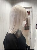 medium white