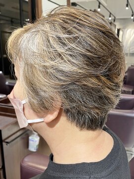 アイフィール アヴェダ 瑞江店(i feel AVEDA) 【藤田】白髪を活かしたハイライト