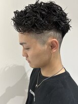 ヒュイル バイ ニアウ(Hwyl by Niau)&nbsp;メンズフェードウェーブパーマスパイラルパーマニュアンスパーマ