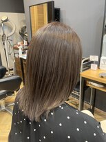 アルター(aL ter)&nbsp;アッシュグレー［デザインカラー/レイヤーカット/ウェットヘア］