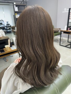 ヘアーアンドビューティーザ エフ(Hair Beauty the F) ＊マットベージュ_外巻き_透け感_m76