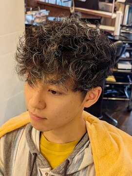 ボイスバーバー 高野店(VOICE BARBER) 前下がりパーマ風ショート