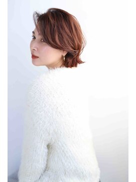 ウル(ulu) 外はねボブ　透明感カラー　白髪ぼかし　名東区　大人女性