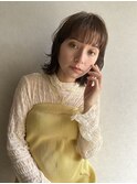 オリーブベージュ×透明感