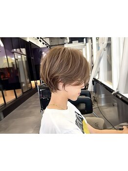《女性らしさをショートヘアで表現》センスあるショートヘアで、貴方の『笑顔』をもっと魅力的に*