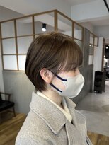 アカラ(acala)&nbsp;耳掛け小顔ショート【20代/イルミナカラー/縮毛矯正/髪質改善】