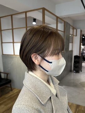 アカラ(acala) 耳掛け小顔ショート【20代/イルミナカラー/縮毛矯正/髪質改善】