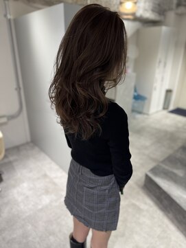 レヴリー(reverie) 韓国レイヤーヘーゼルブラウンブリーチなしカラー20代30代美髪