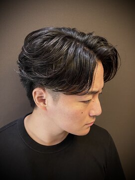 ヒロギンザバーバーショップ 新宿店(HIRO GINZA BARBER SHOP) センターパート ニュアンスパーマ