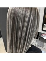 エルエーヘアー(L.AHAIR)&nbsp;シルバーグレージュハイライト