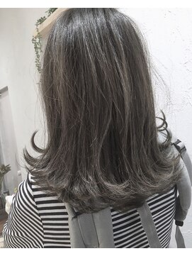 ヘアーアンドアトリエ マール(Hair&Atelier Marl) 【Marl外国人風カラー】細かいハイライトのグレージュカラー
